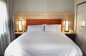 Candlewood Suites Indianapolis Downtown Medical District by IHG