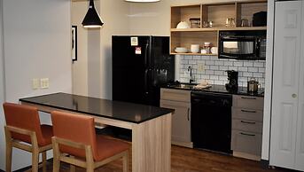 Candlewood Suites Indianapolis Downtown Medical District by IHG