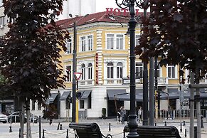 Maxim Boutique Hotel