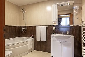 Maxim Boutique Hotel