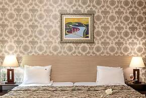 Maxim Boutique Hotel