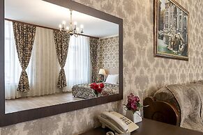 Maxim Boutique Hotel