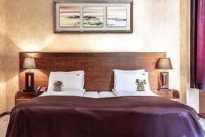 Maxim Boutique Hotel