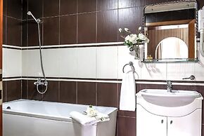 Maxim Boutique Hotel