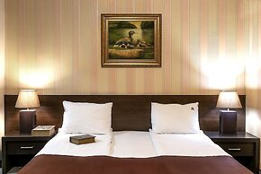 Maxim Boutique Hotel