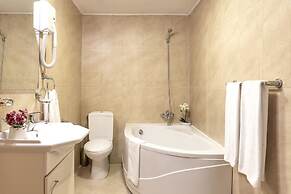 Maxim Boutique Hotel