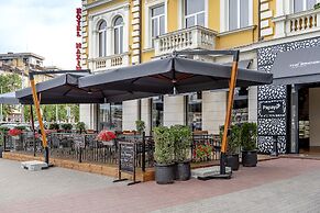 Maxim Boutique Hotel