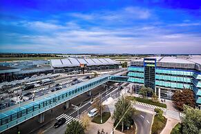 Courtyard by Marriott Prague Airport