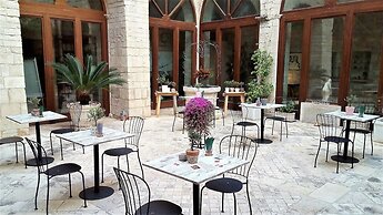 S. Martin Hotel