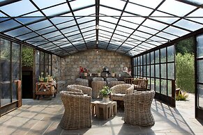 Aquapetra Resort and Spa