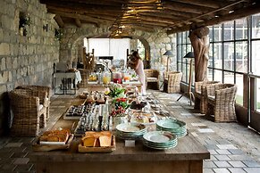 Aquapetra Resort and Spa