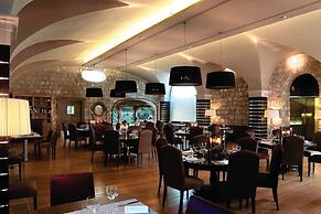 Aquapetra Resort and Spa