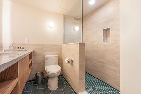 Surftides Lincoln City