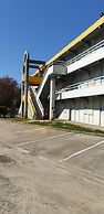 Premiere Classe Besancon - Ecole Valentin