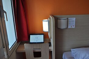 PREMIERE CLASSE CLERMONT FERRAND SUD - Aubière