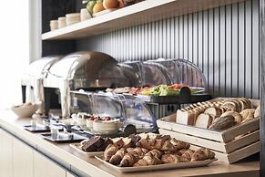 Loizos Stylish Residences