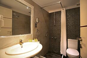 Loizos Stylish Residences