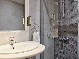 Loizos Stylish Residences