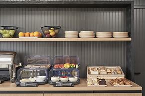 Loizos Stylish Residences