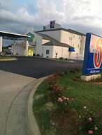 Motel 6 Montgomery, AL - Airport
