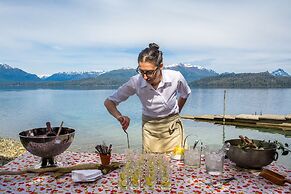 Correntoso Lake & River Hotel