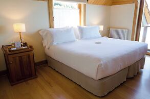 Correntoso Lake & River Hotel