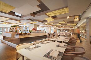 Sheraton Grand Shanghai Pudong Hotel & Residences