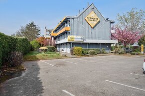 Premiere Classe Lyon Est - Bron Eurexpo