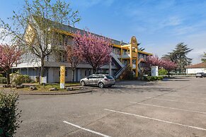 Premiere Classe Lyon Est - Bron Eurexpo