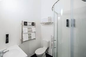 Gilmer Apartment Hotel