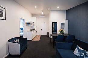 Gilmer Apartment Hotel