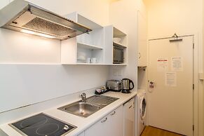 Gilmer Apartment Hotel