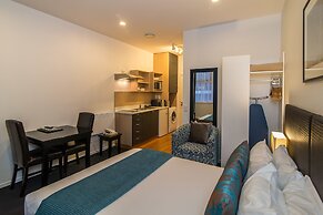 Gilmer Apartment Hotel