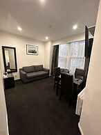Gilmer Apartment Hotel