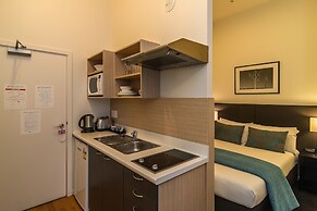 Gilmer Apartment Hotel