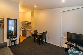 Gilmer Apartment Hotel