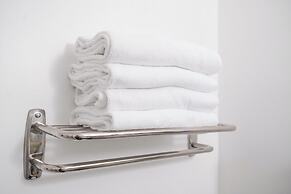 Gilmer Apartment Hotel