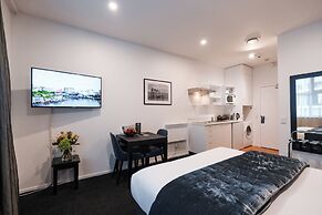 Gilmer Apartment Hotel