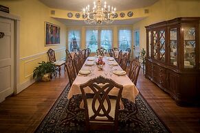 Taylor House Inn