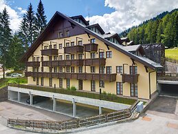 Neve Sole Folgarida Resort Aparthotel