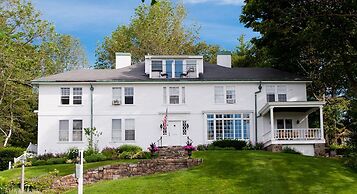 York Harbor Inn