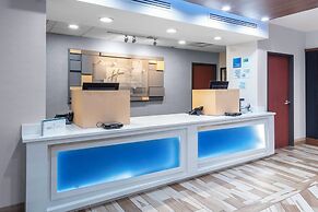 Holiday Inn Express & Suites Roanoke Rapids SE by IHG