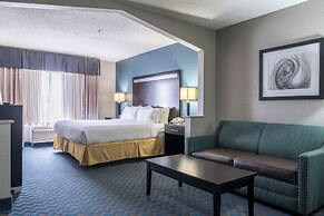 Holiday Inn Express & Suites Roanoke Rapids SE by IHG