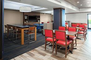 Holiday Inn Express & Suites Roanoke Rapids SE by IHG