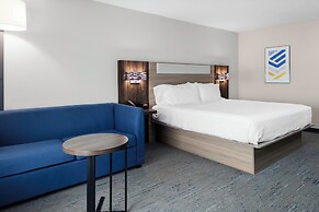 Holiday Inn Express & Suites Roanoke Rapids SE by IHG