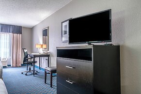 Holiday Inn Express & Suites Roanoke Rapids SE by IHG