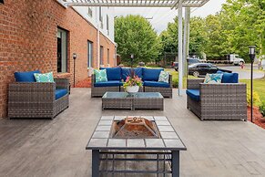 Holiday Inn Express & Suites Roanoke Rapids SE by IHG