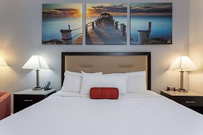 Days Inn & Suites by Wyndham Lakeland