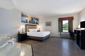 Days Inn & Suites by Wyndham Lakeland