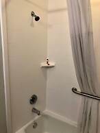 Days Inn & Suites by Wyndham Lakeland